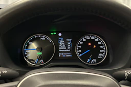 harmaa Toyota RAV4 2021 kuva 17.