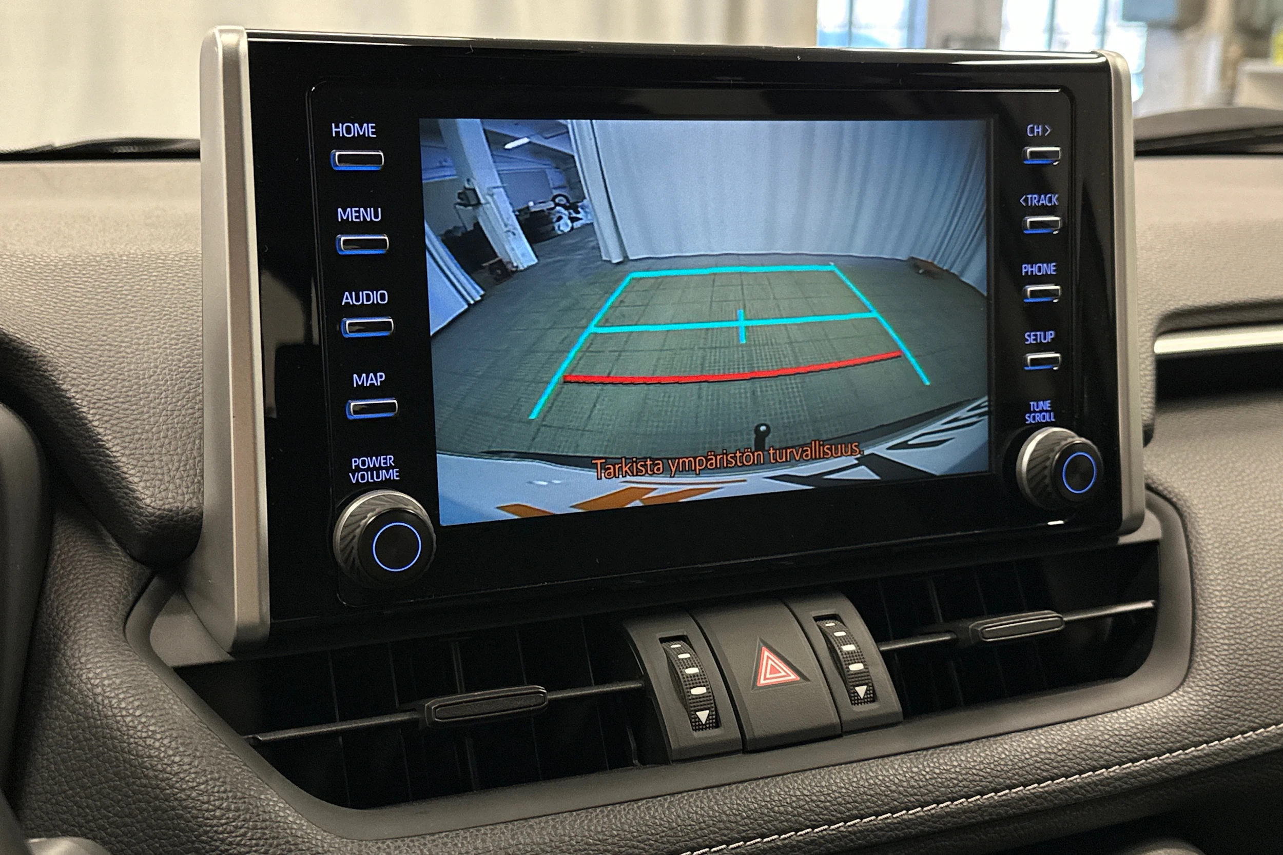 harmaa Toyota RAV4 2021 kuva 20.