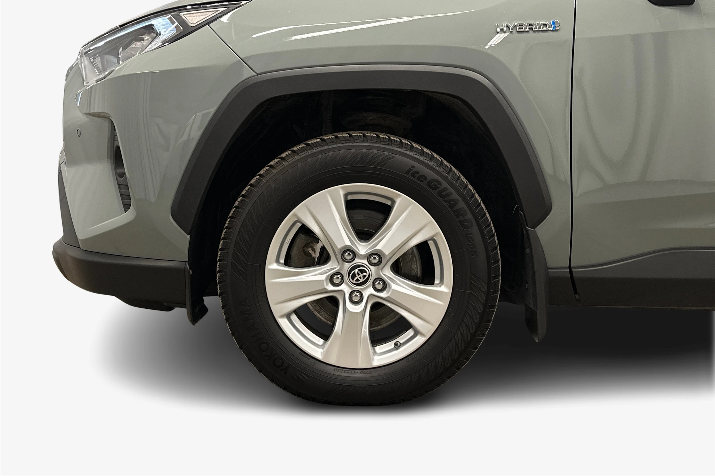 vihreä Toyota RAV4 2021 kuva 9.