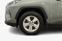 vihreä Toyota RAV4 2021 kuva 9.