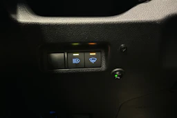 vihreä Toyota RAV4 2021 kuva 17.