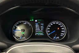 vihreä Toyota RAV4 2021 kuva 18.