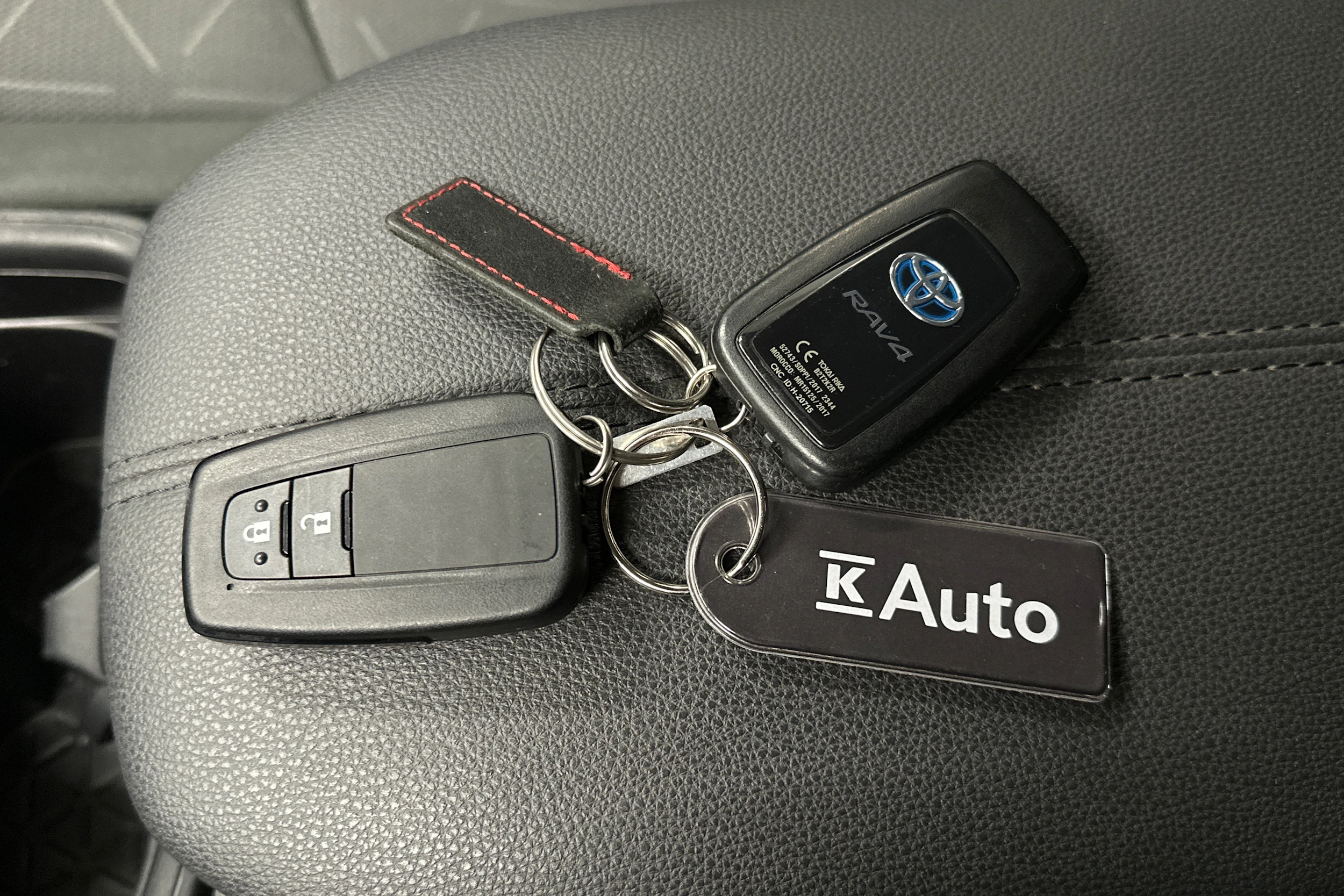 vihreä Toyota RAV4 2021 kuva 25.