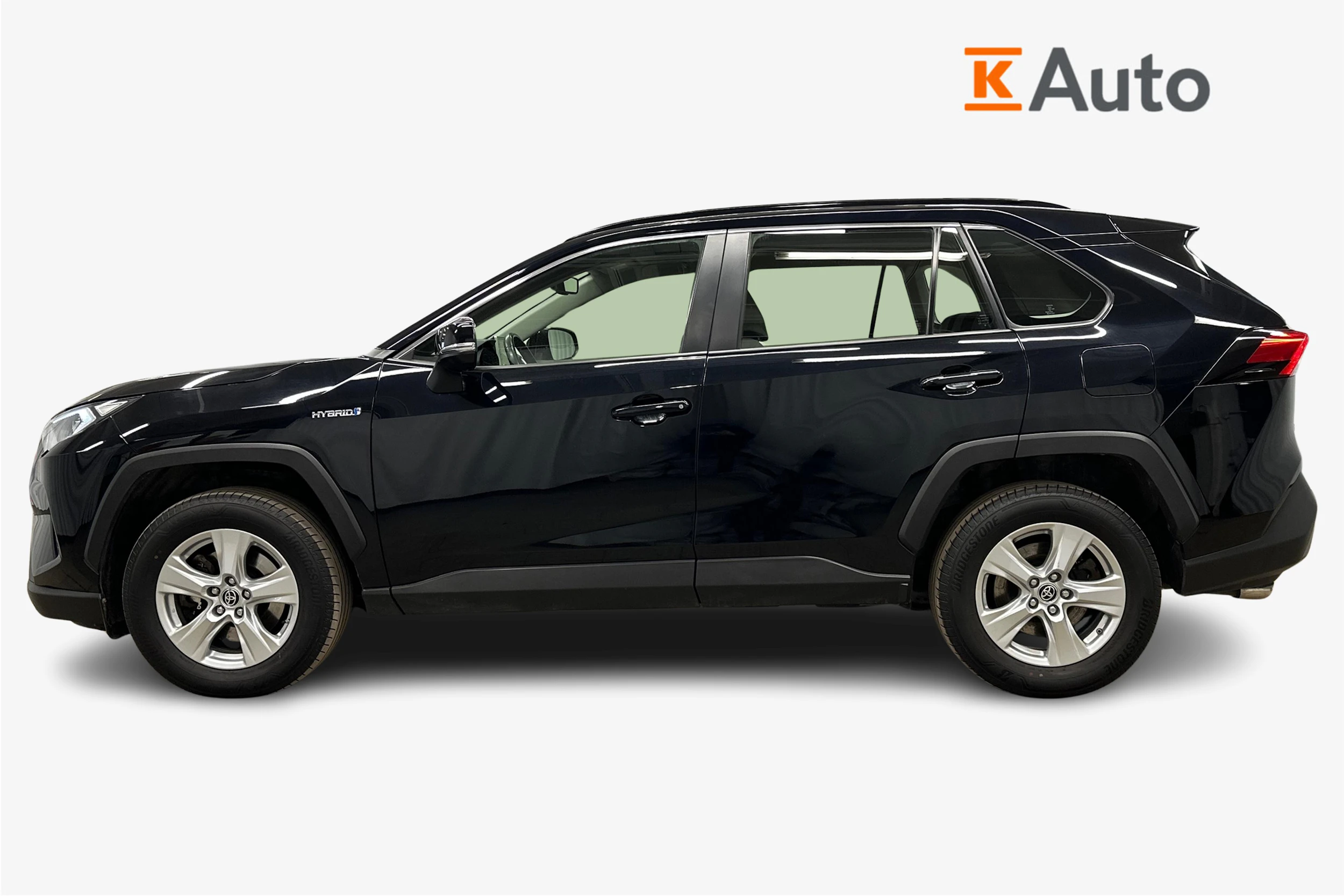 musta Toyota RAV4 2021 kuva 5.