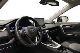 musta Toyota RAV4 2021 kuva 6.