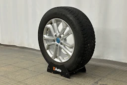 musta Toyota RAV4 2021 kuva 10.