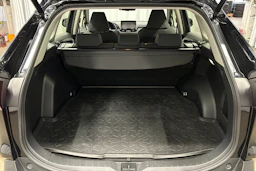 musta Toyota RAV4 2021 kuva 11.