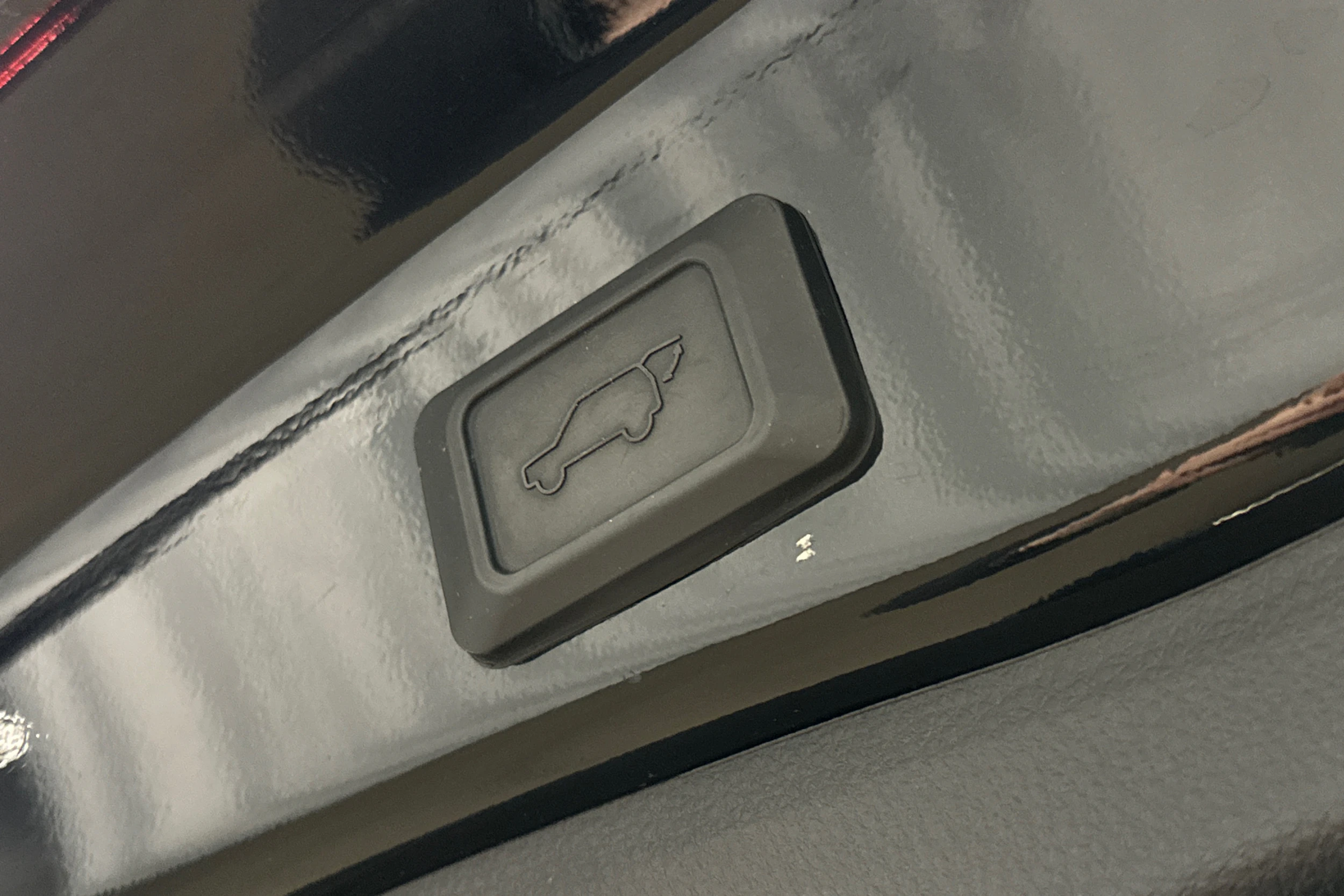 musta Toyota RAV4 2021 kuva 12.