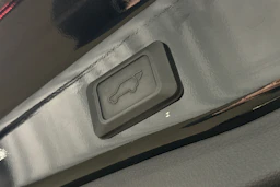 musta Toyota RAV4 2021 kuva 12.