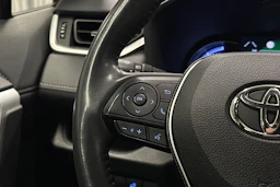 musta Toyota RAV4 2021 kuva 15.