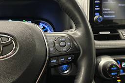 musta Toyota RAV4 2021 kuva 16.