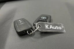 musta Toyota RAV4 2021 kuva 22.