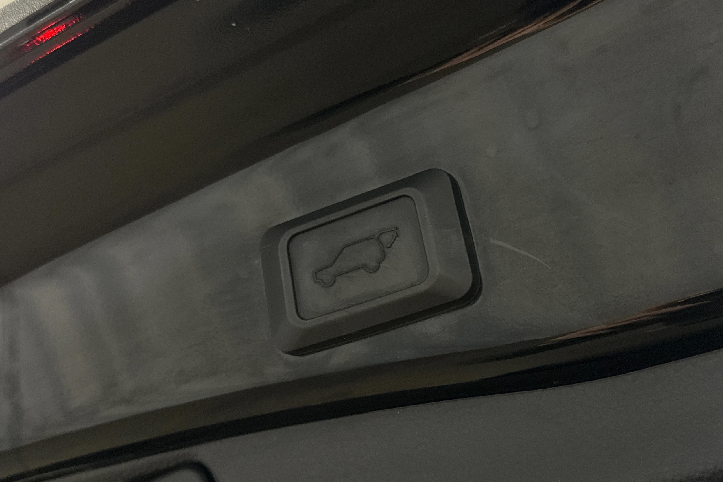 musta Toyota RAV4 2021 kuva 12.