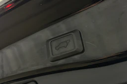 musta Toyota RAV4 2021 kuva 12.