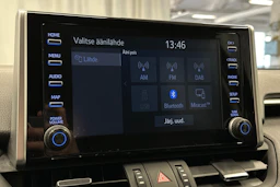 musta Toyota RAV4 2021 kuva 18.