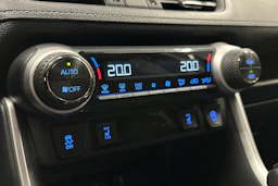 musta Toyota RAV4 2021 kuva 20.