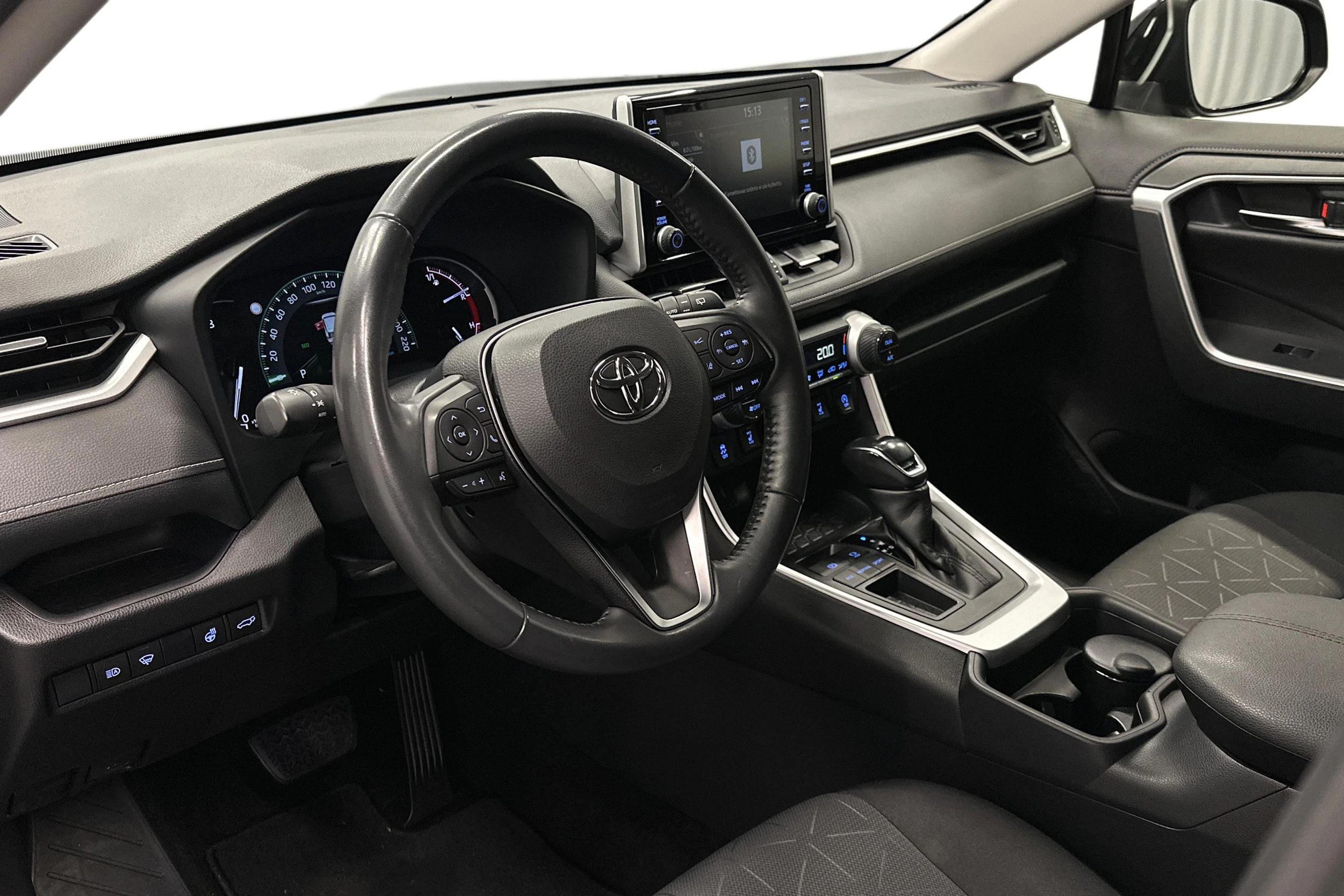 musta Toyota RAV4 2021 kuva 6.