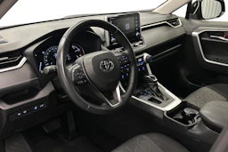 musta Toyota RAV4 2021 kuva 6.