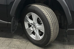 musta Toyota RAV4 2021 kuva 10.