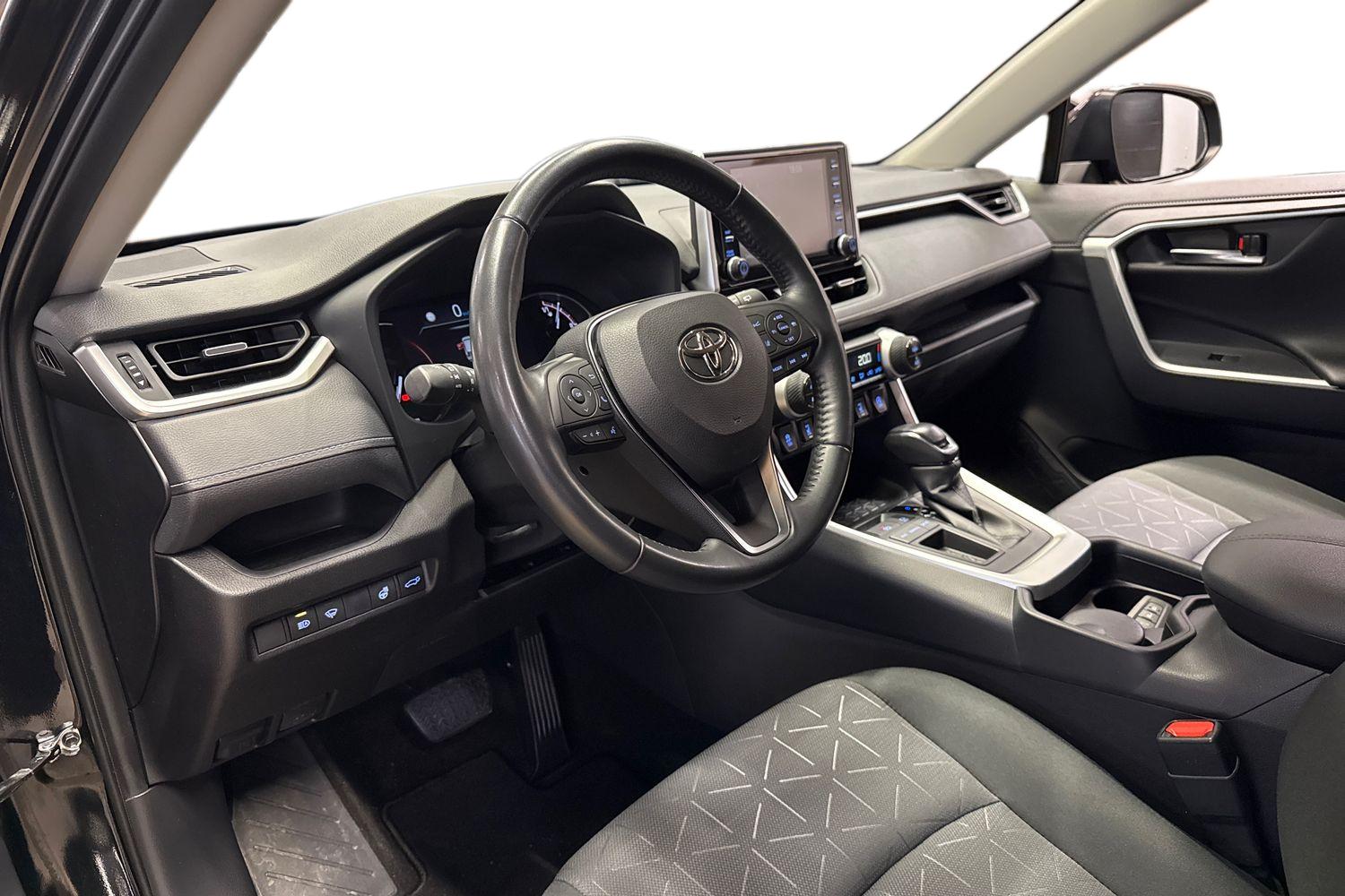 Toyota RAV4 2021, kuva 3/3