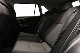 harmaa Toyota RAV4 2021 kuva 11.