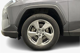 harmaa Toyota RAV4 2021 kuva 12.