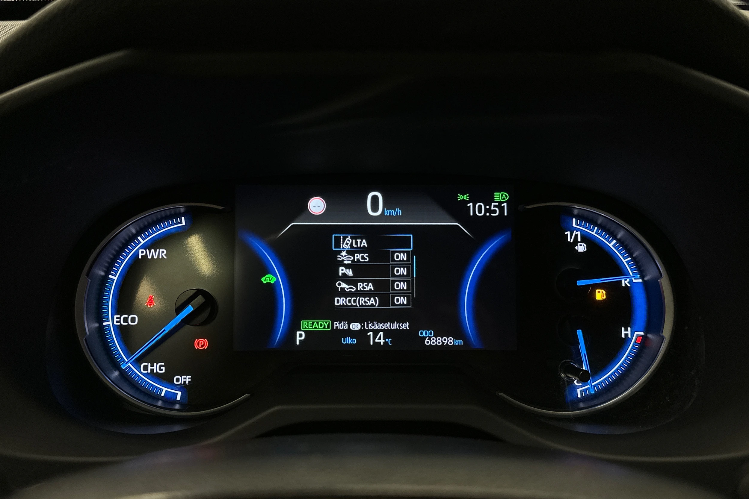 harmaa Toyota RAV4 2021 kuva 22.