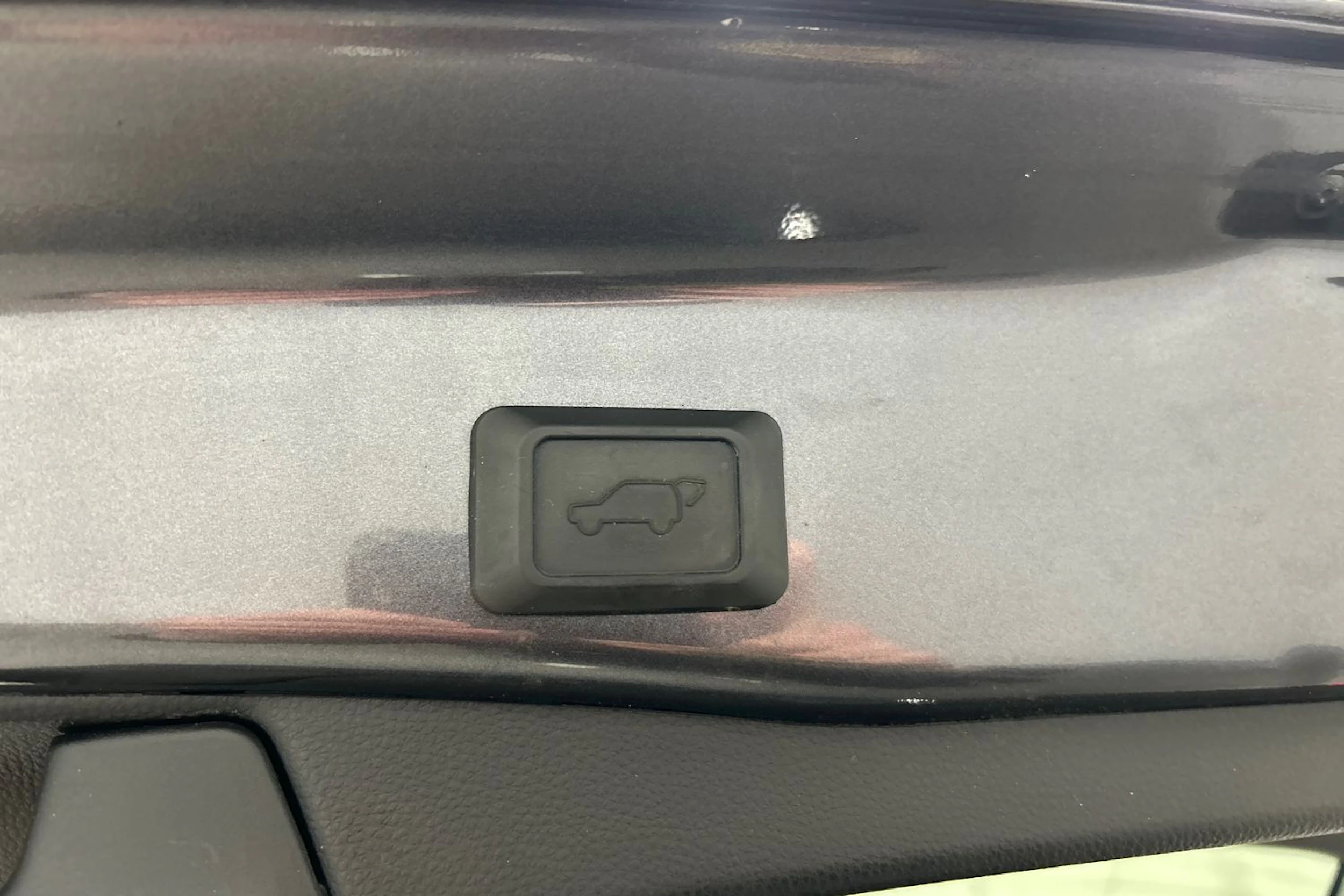 harmaa Toyota RAV4 Plug-in 2021 kuva 18.