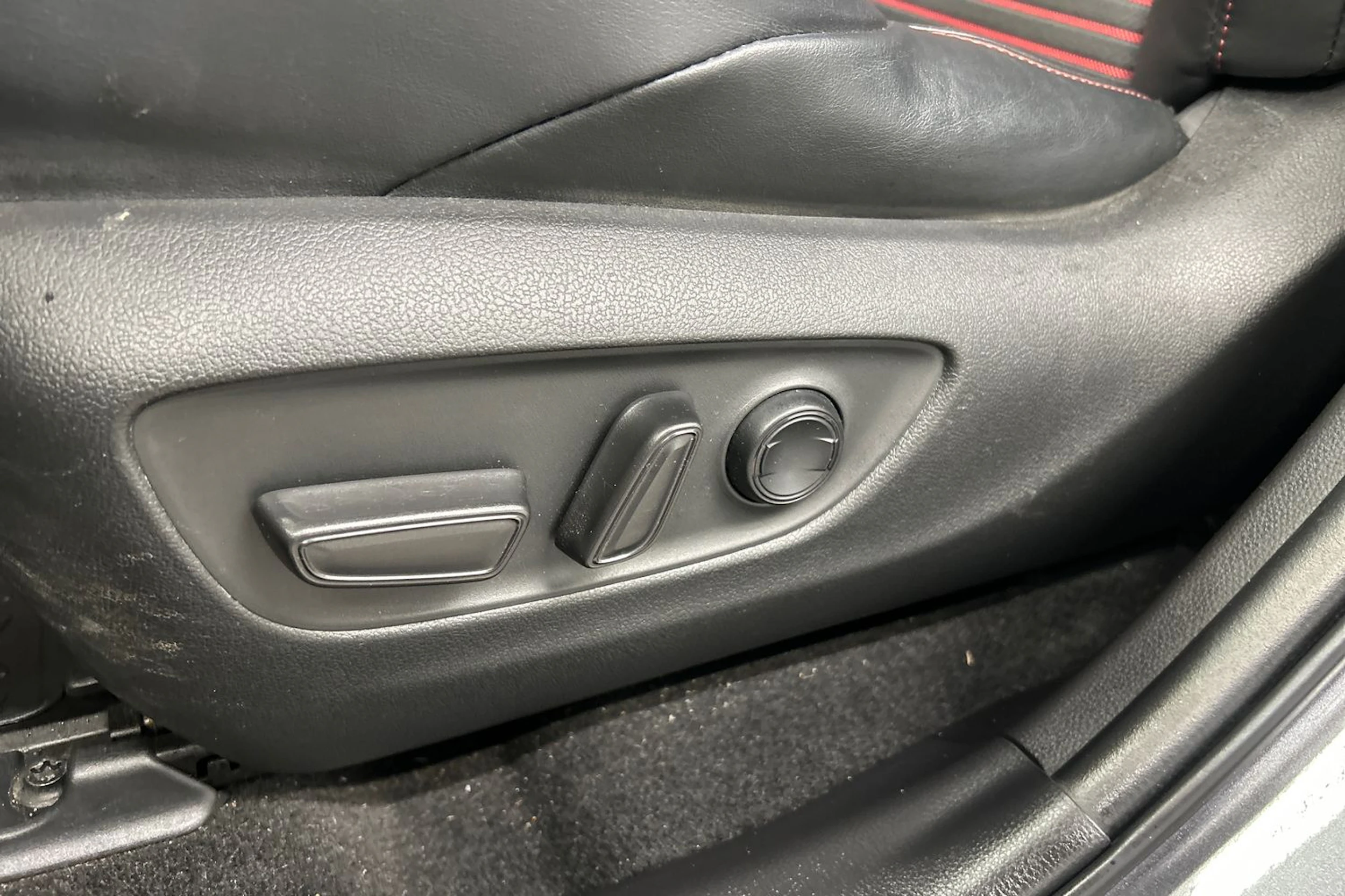 harmaa Toyota RAV4 Plug-in 2021 kuva 21.