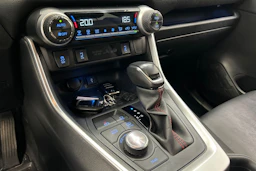 harmaa Toyota RAV4 Plug-in 2021 kuva 27.