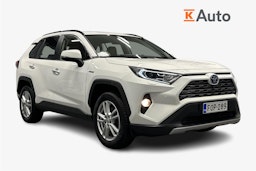 valkoinen Toyota RAV4 2021 kuva 1.