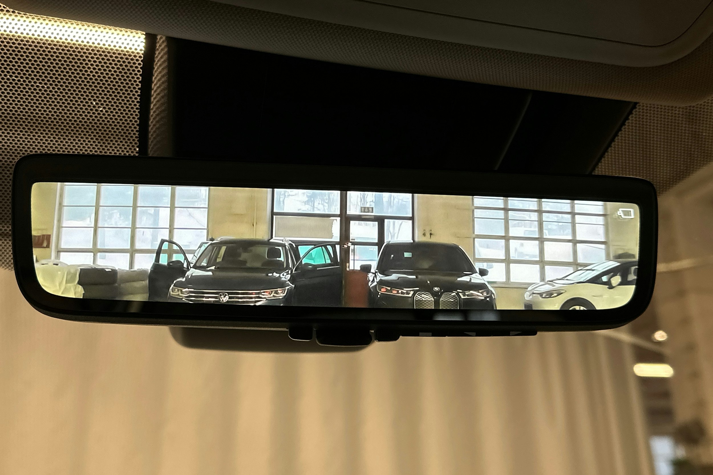 valkoinen Toyota RAV4 2021 kuva 23.