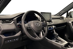 musta Toyota RAV4 2021 kuva 3.