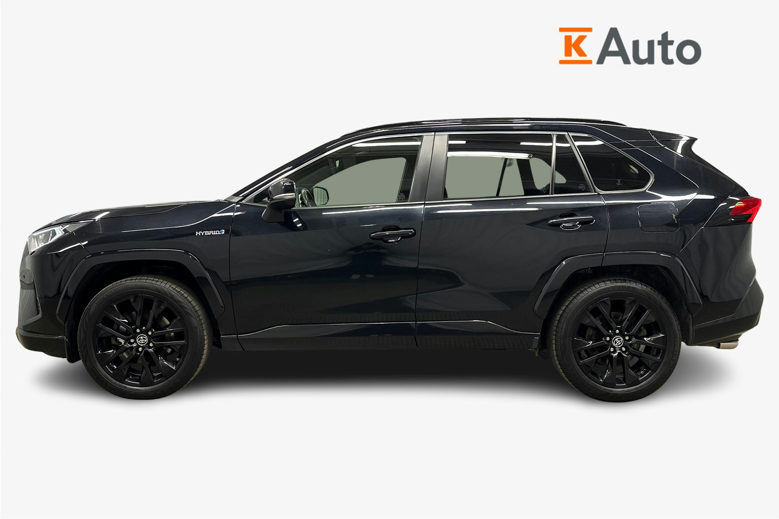 musta Toyota RAV4 2021 kuva 6.