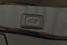 musta Toyota RAV4 2021 kuva 15.
