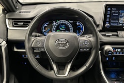 musta Toyota RAV4 2021 kuva 19.