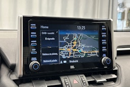musta Toyota RAV4 2021 kuva 24.