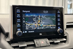 musta Toyota RAV4 2021 kuva 25.
