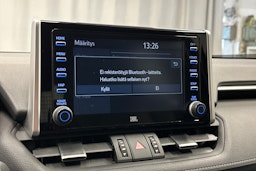 musta Toyota RAV4 2021 kuva 26.