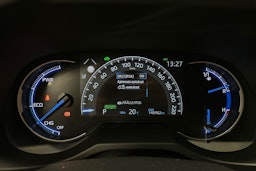 musta Toyota RAV4 2021 kuva 28.