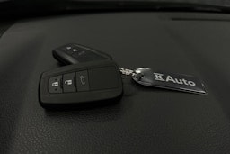 musta Toyota RAV4 2021 kuva 31.