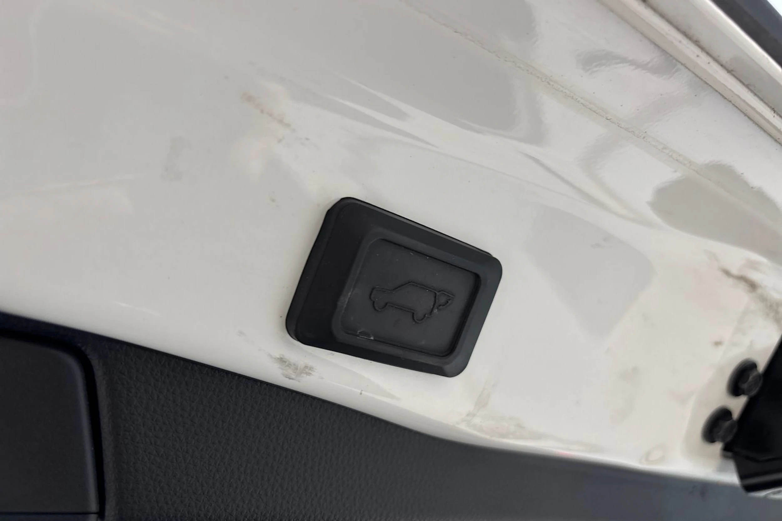 valkoinen Toyota RAV4 2021 kuva 13.