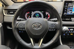 valkoinen Toyota RAV4 2021 kuva 16.