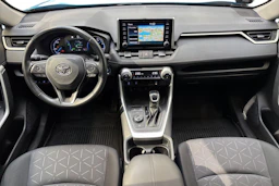 Sininen Toyota RAV4 2021 kuva 7.