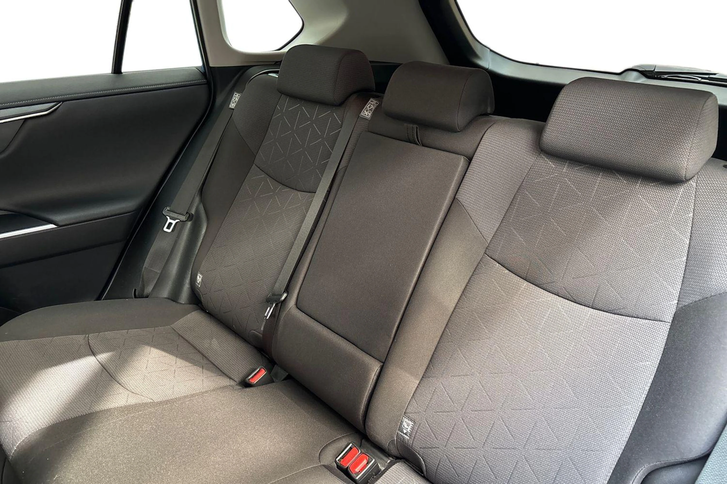 Sininen Toyota RAV4 2021 kuva 8.