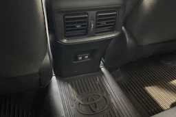 Sininen Toyota RAV4 2021 kuva 16.