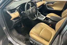 harmaa Toyota RAV4 2021 kuva 3.