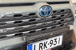 vihreä Toyota RAV4 2021 kuva 4.