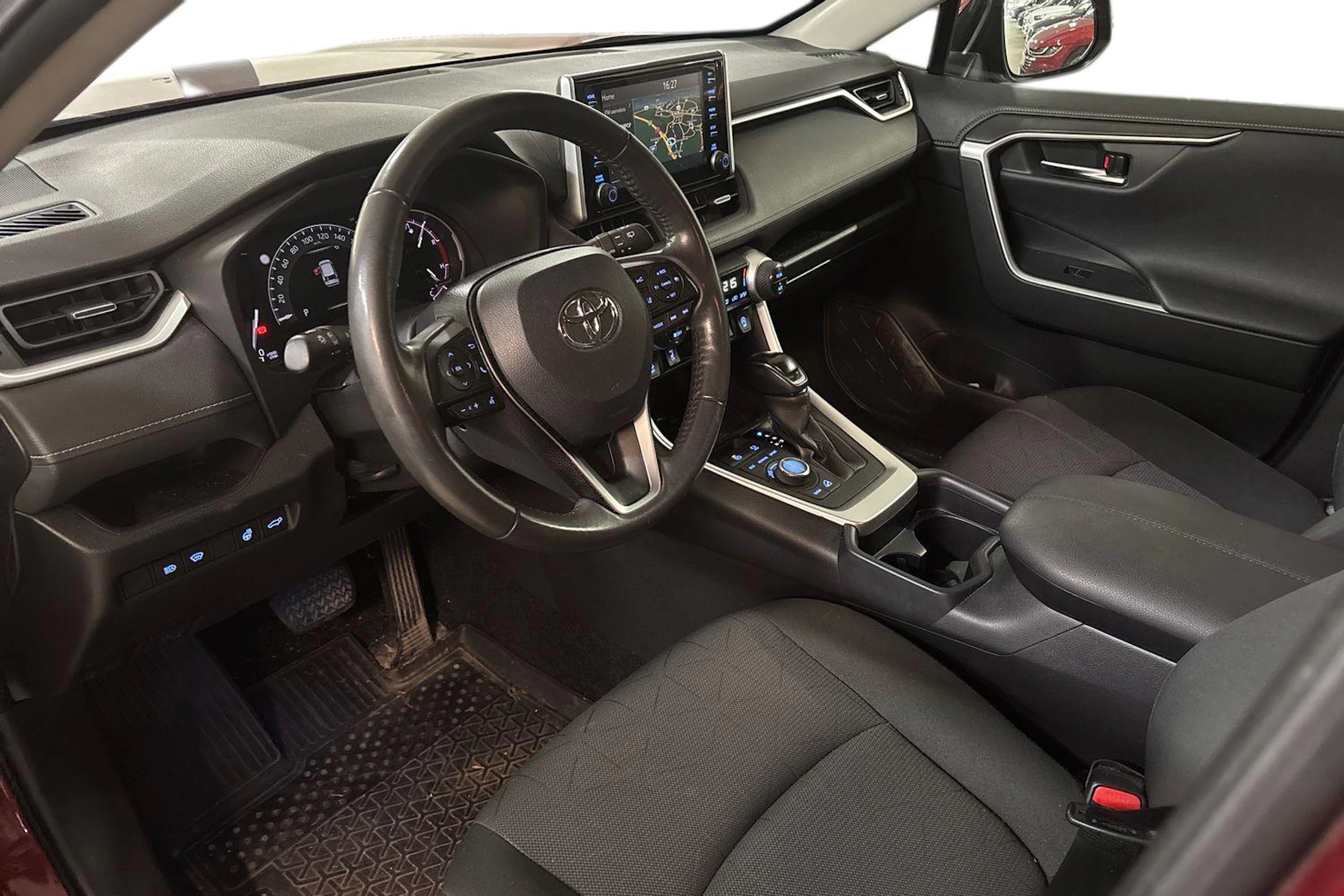 punainen Toyota RAV4 2021 kuva 3.
