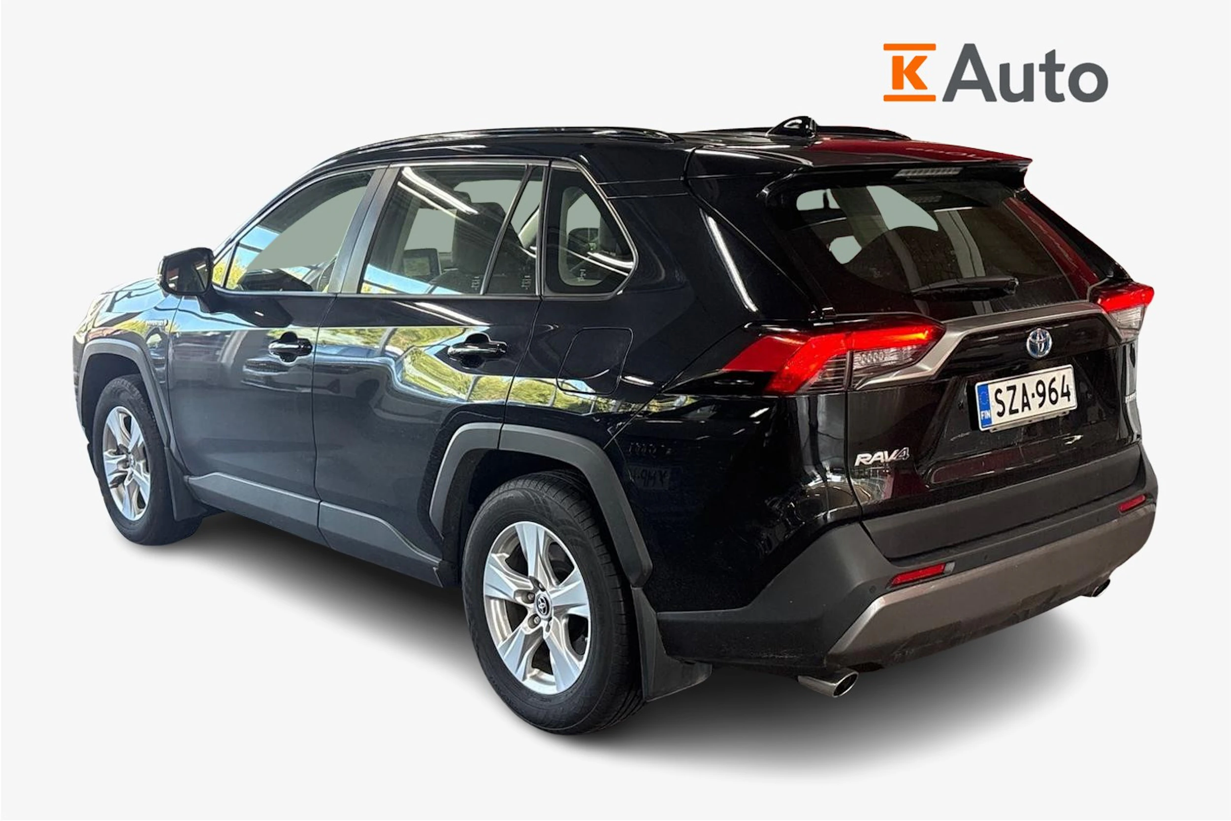 musta Toyota RAV4 2021 kuva 2.